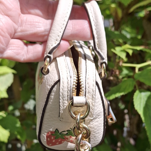 Coach strawberry mini Rowan bag - Picture 11 of 11